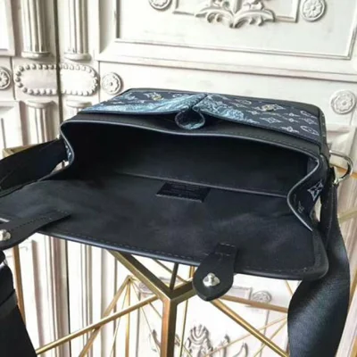 Сумка Louis Vuitton M54248 Messenger PM Messenger Bag Monogram Canvas "Navy Blue" фото № 10 Сумка Louis Vuitton M54248 Messenger PM Messenger Bag Monogram Canvas "Navy Blue" фото № 10