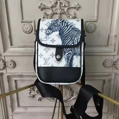 Сумка Louis Vuitton Messenger BB M54247 Monogram Savane Canvas "White" фото № 2 Сумка Louis Vuitton Messenger BB M54247 Monogram Savane Canvas "White" фото № 2