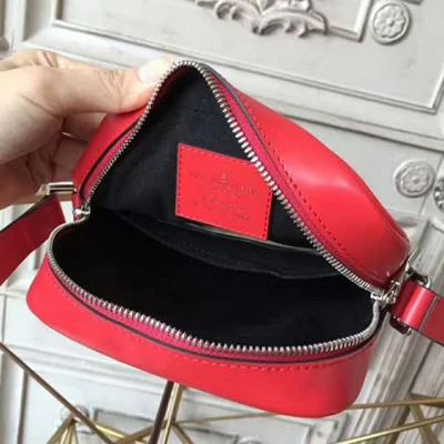 Сумка Louis Vuitton x Supreme Danube PM M53417 Epi Leather "Red" фото № 9 Сумка Louis Vuitton x Supreme Danube PM M53417 Epi Leather "Red" фото № 9