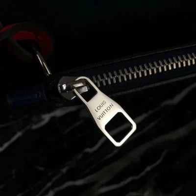 Сумка Louis Vuitton Neverfull MM M54270 Epi Leather "Navy Blue" фото № 7 Сумка Louis Vuitton Neverfull MM M54270 Epi Leather "Navy Blue" фото № 7