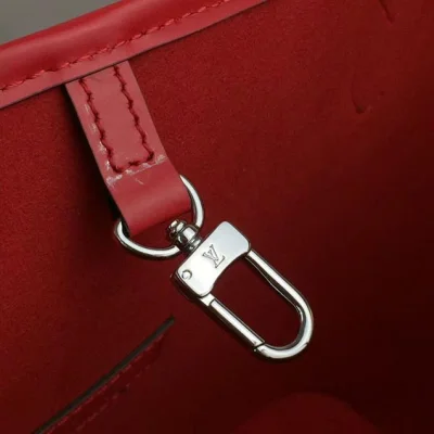 Сумка Louis Vuitton Neverfull MM M54270 Epi Leather "Navy Blue" фото № 9 Сумка Louis Vuitton Neverfull MM M54270 Epi Leather "Navy Blue" фото № 9