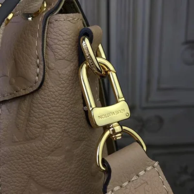 Сумка Louis Vuitton Monogram Empreinte Leather Blanche M43619 "Beige" фото № 8