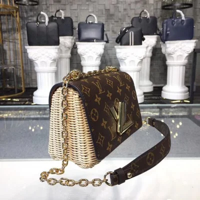 Сумка Louis Vuitton Monogram Canvas Twist PM M44296 "Brown" фото № 3