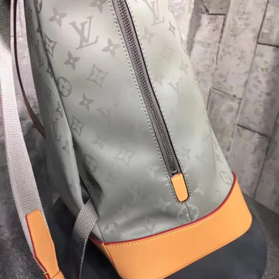 Рюкзак Louis Vuitton Zipped Tote M43887 Monogram Titanium фото № 8