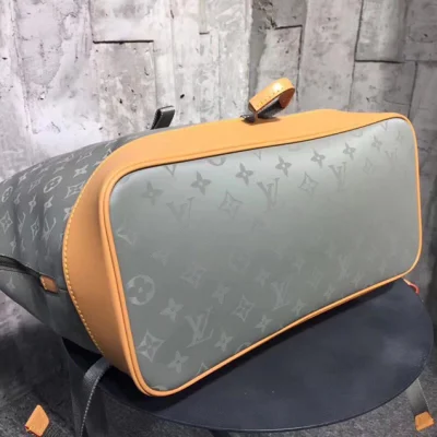 Рюкзак Louis Vuitton Zipped Tote M43887 Monogram Titanium фото № 6