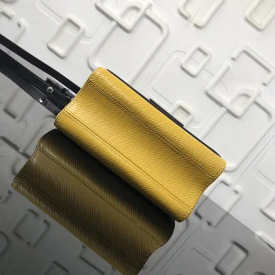 Сумка Louis Vuitton M52507 Twist PM Epi Leather Vert Acide "Yellow" фото № 5