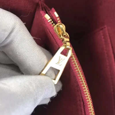 Сумка Louis Vuitton N40052 LV Riverside Damier Ebene Canvas Lie de Vin Red "Brown" фото № 10 Сумка Louis Vuitton N40052 LV Riverside Damier Ebene Canvas Lie de Vin Red "Brown" фото № 10