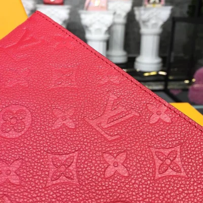 Сумка Louis Vuitton Pochette Double Zip M63916 Monogram Empreinte Leather Red "Navy Blue" фото № 8 Сумка Louis Vuitton Pochette Double Zip M63916 Monogram Empreinte Leather Red "Navy Blue" фото № 8