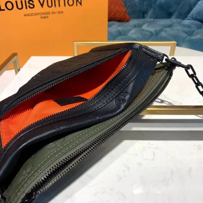 Сумка Louis Vuitton Double Flat Messenger M44635 Monogram Shadow Leather "Black" фото № 8