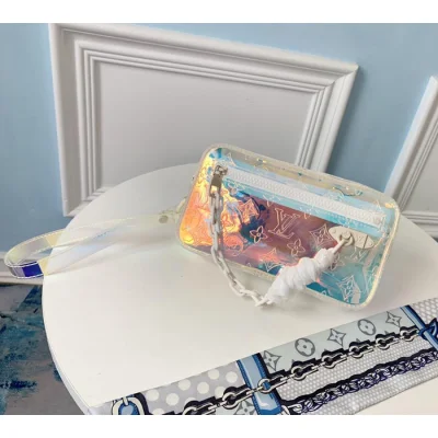 Сумка Louis Vuitton Pochette Volga M55261 Monogram PVC "Hologram" фото № 10