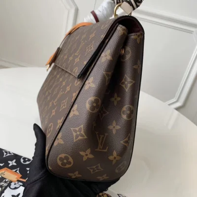 Сумка Louis Vuitton Cluny MM M44669 Monogram Canvas "Brown" фото № 4