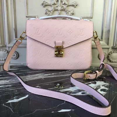 Сумка Louis Vuitton Pochette Metis 25cm Bag Monogram Empreinte Canvas Spring Summer 2018 Collection M44018 Rose Ballerine "Pink" фото № 2