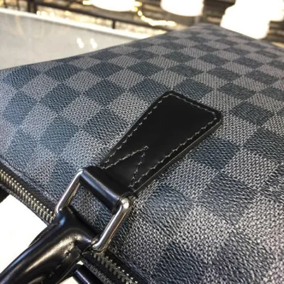 Портфель Louis Vuitton Porte-Documents Jour PM Bag 38cm Damier Graphite Canvas Fall Winter 2018 Collection N42242 Black "Graphite" фото № 4 Портфель Louis Vuitton Porte-Documents Jour PM Bag 38cm Damier Graphite Canvas Fall Winter 2018 Collection N42242 Black "Graphite" фото № 4