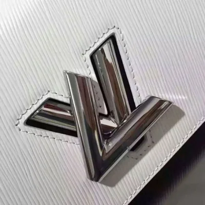 Сумка Louis Vuitton M53011 Twist MM Shoulder Bag Epi Leather "White" фото № 6 Сумка Louis Vuitton M53011 Twist MM Shoulder Bag Epi Leather "White" фото № 6