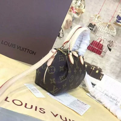 Сумка Louis Vuitton M61253 Nano Turenne Crossbody Bag Monogram Canvas "Brown" фото № 3 Сумка Louis Vuitton M61253 Nano Turenne Crossbody Bag Monogram Canvas "Brown" фото № 3