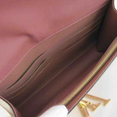 Клатч Louis Vuitton M90198 Louise Monogram Vernis "Beige" фото № 5 Клатч Louis Vuitton M90198 Louise Monogram Vernis "Beige" фото № 5