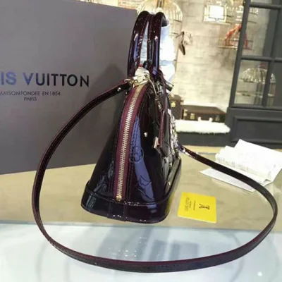 Сумка Louis Vuitton M90988 Alma BB Tote Bag Monogram Vernis "Chocolate" фото № 3