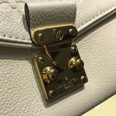 Сумка Louis Vuitton M94556 Saint-Germain BB Crossbody Bag Monogram Empreinte Leather "White" фото № 8