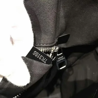 Рюкзак Louis Vuitton x Supreme Christopher Backpack PM M53413 Epi Leather "Black" фото № 10