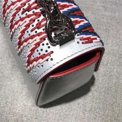 Сумка Louis Vuitton Twist MM M54722 Epi Leather фото № 7