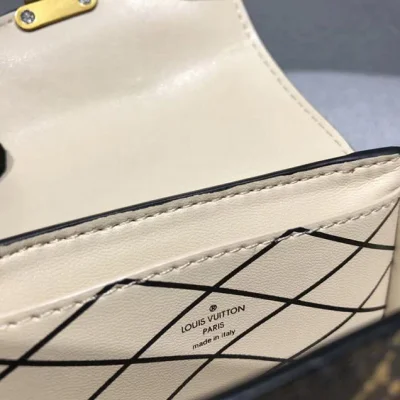 Сумка Louis Vuitton Monogram Canvas Essential Trunk M62553 "Brown" фото № 10