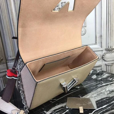 Сумка Louis Vuitton Epi Leather Twist MM M53524 "Beige" фото № 9
