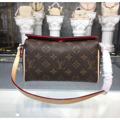 Сумка Louis Vuitton Monogram Canvas Round Bag M51900 "Brown" фото № 2 Сумка Louis Vuitton Monogram Canvas Round Bag M51900 "Brown" фото № 2