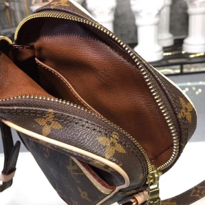 Сумка Louis Vuitton Danube Shoulder Pochette Bag M45266 Monogram Canvas "Brown" фото № 8 Сумка Louis Vuitton Danube Shoulder Pochette Bag M45266 Monogram Canvas "Brown" фото № 8