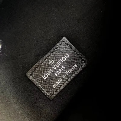 Клатч Louis Vuitton Pochette Alpha Triple M44177 Monogram Coated Canvas "Galaxy" фото № 8