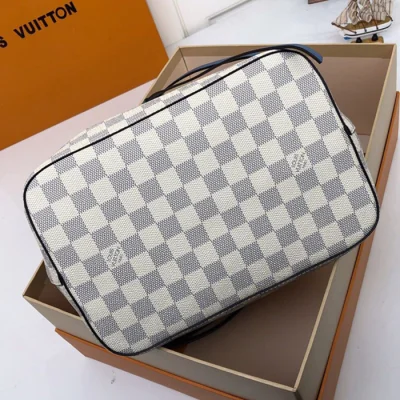 Сумка Louis Vuitton NeoNoe N40153 Damier Azur Canvas Bleuet Blue "White" фото № 5 Сумка Louis Vuitton NeoNoe N40153 Damier Azur Canvas Bleuet Blue "White" фото № 5