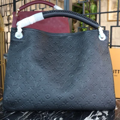 Сумка Louis Vuitton Artsy MM M41066 Monogram Empreinte Leather "Black" фото № 4