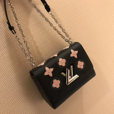 Сумка Louis Vuitton Twist MM M52134 Epi Leather "Black" фото № 3
