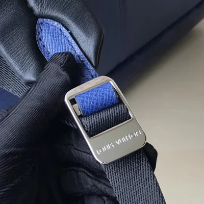 Рюкзак Louis Vuitton Discovery Backpack PM M30229 Taiga Leather "Navy Blue" фото № 8