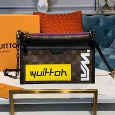 Сумка Louis Vuitton Double Flat Messenger M44641 Monogram Canvas Marron "Brown" фото № 9 Сумка Louis Vuitton Double Flat Messenger M44641 Monogram Canvas Marron "Brown" фото № 9