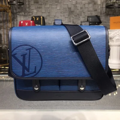 Сумка Louis Vuitton Men's Messenger PM Bag in Epi Leather M53494 Blue Azur 2017 "Navy Blue" фото № 2