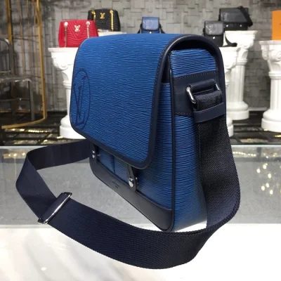Сумка Louis Vuitton Men's Messenger PM Bag in Epi Leather M53494 Blue Azur 2017 "Navy Blue" фото № 3
