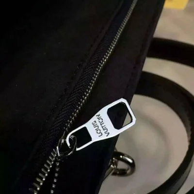 Сумка Louis Vuitton M41312 Cluny BB Tote Bag Epi Leather "Black" фото № 10