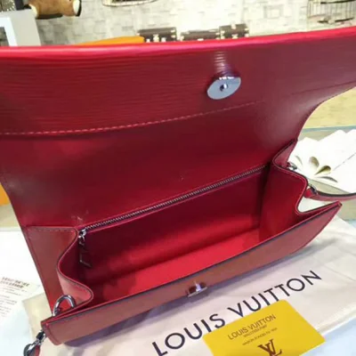 Сумка Louis Vuitton M54538 Clery Crossbody Bag Epi Leather "Pink" фото № 8