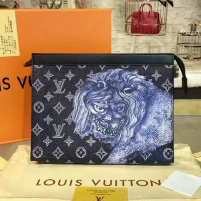 Клатч Louis Vuitton M66639 Pochette Voyage MM Monogram Canvas "Navy Blue" фото № 2