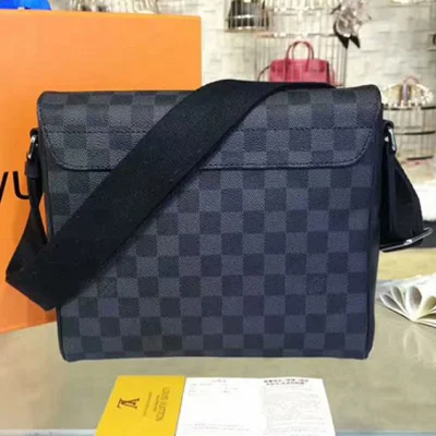 Сумка Louis Vuitton N41028 District PM Messenger Bag Damier Graphite Canvas "Graphite" фото № 4