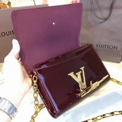 Сумка Louis Vuitton M94425 Chain Louise GM Monogram Vernis "Chocolate" фото № 10