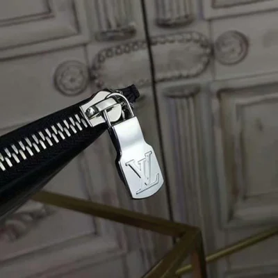 Клатч Louis Vuitton x Supreme Pochette Jour GM M67754 Epi Leather "Black" фото № 8