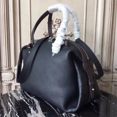 Сумка Louis Vuitton Asteria M54671 Mahina Leather "Black" фото № 3 Сумка Louis Vuitton Asteria M54671 Mahina Leather "Black" фото № 3