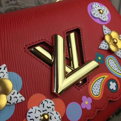 Сумка Louis Vuitton Twist MM M54859 Epi Leather "Red" фото № 5 Сумка Louis Vuitton Twist MM M54859 Epi Leather "Red" фото № 5