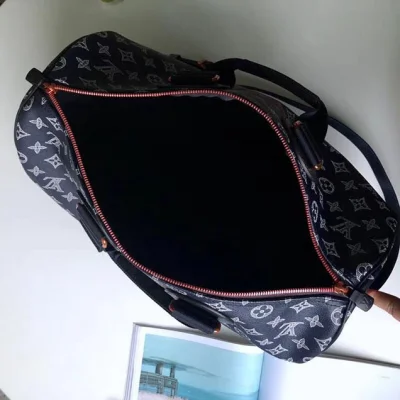 Сумка Louis Vuitton Monogram Coated Canvas Speedy Bandouliere 40 M43697 "Navy Blue" фото № 9 Сумка Louis Vuitton Monogram Coated Canvas Speedy Bandouliere 40 M43697 "Navy Blue" фото № 9