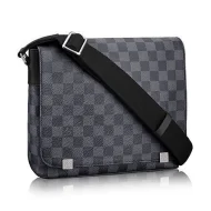 Сумка Louis Vuitton District MM Messenger Bag 32cm Damier Graphite Canvas Fall Winter 2018 Collection N41029 Noir "Graphite"