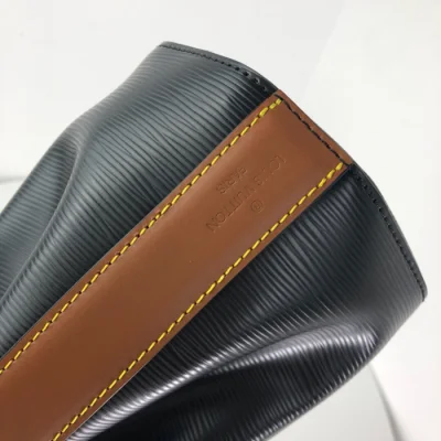 Сумка Louis Vuitton Twist Bucket M52804 Epi Leather "Black" фото № 7