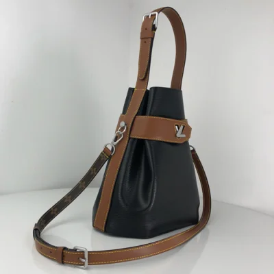 Сумка Louis Vuitton Twist Bucket M52804 Epi Leather "Black" фото № 3