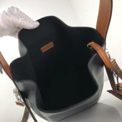 Сумка Louis Vuitton Twist Bucket M52804 Epi Leather "Black" фото № 9