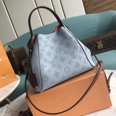 Сумка Louis Vuitton Hina PM M52975 Mahina Leather Bleu Horizon Pumpkin "Blue" фото № 3